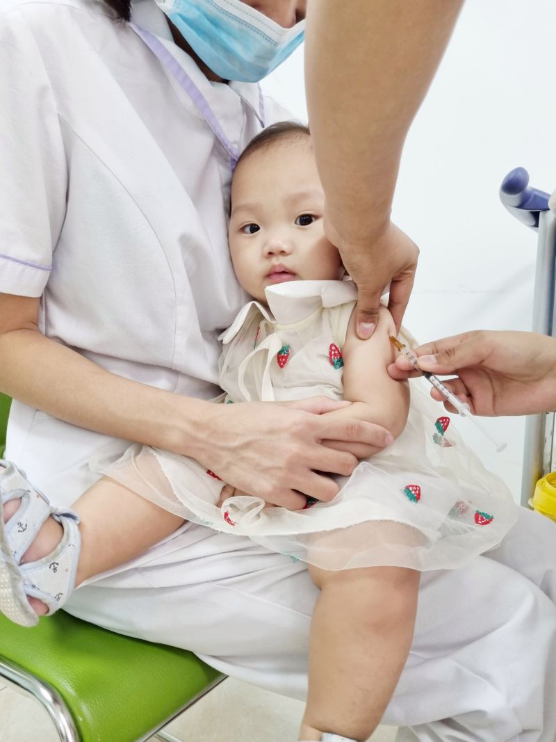 Các loại vắc xin dành cho trẻ em theo từng tháng
